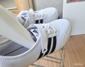 DQ154MWGA모델의 집중 건조 키트를 활용하여 신발을 건조중인 모습